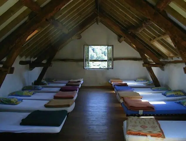 Gîte d'étape et camping Domaine d'Aunac GRP Tour du Val du Garbet