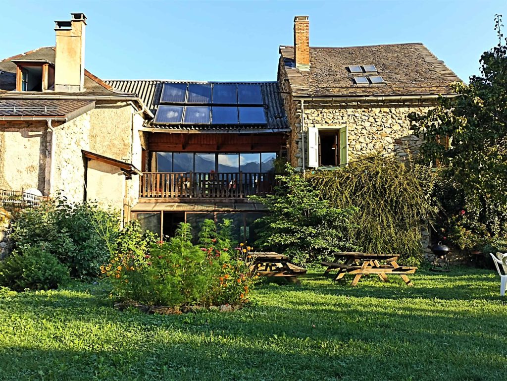 gîte d'étape de la Coline verte GRP Tour du Val du Garbet